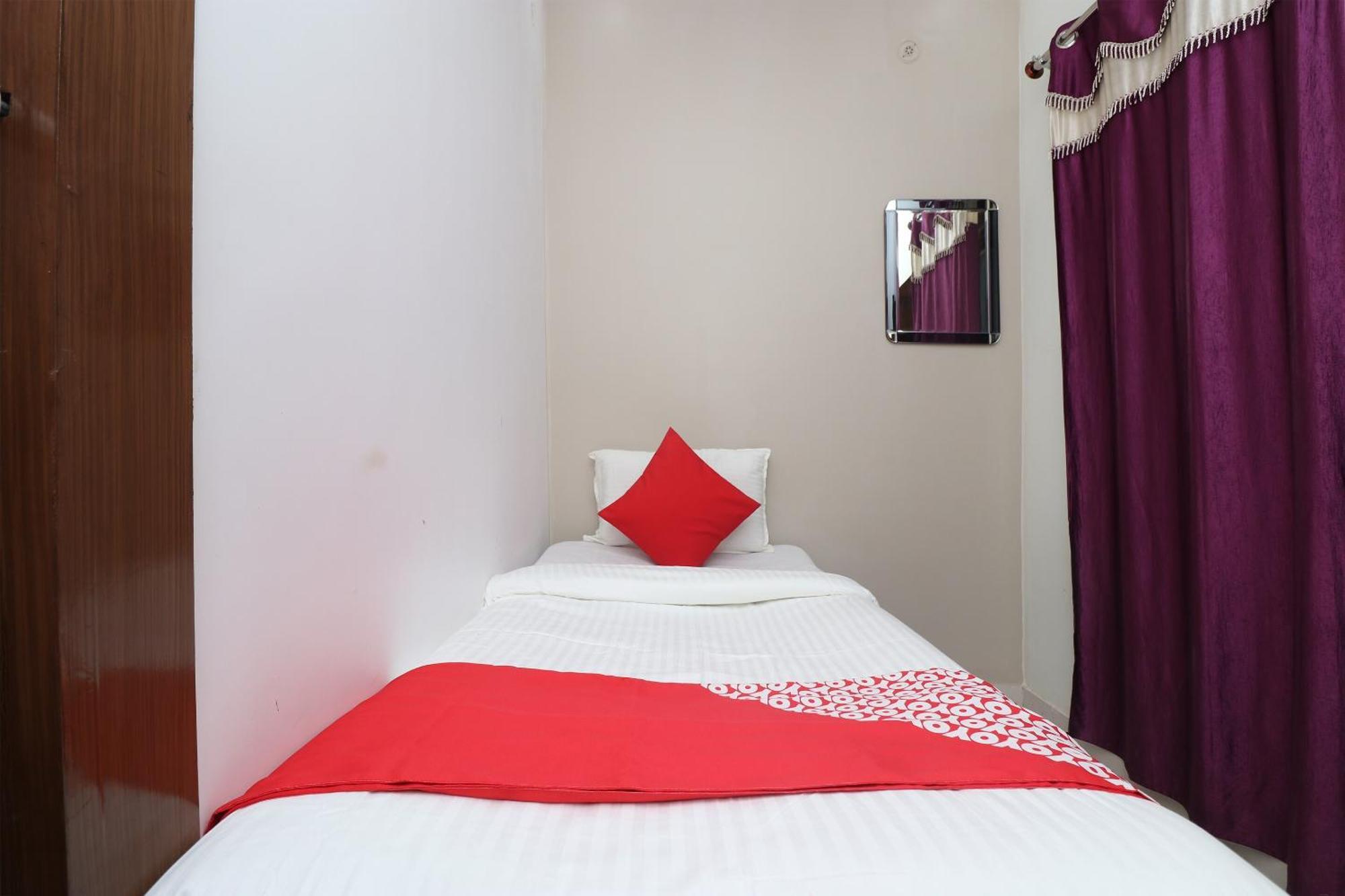 Hotel O Swastik Resort Colonelganj Exteriör bild