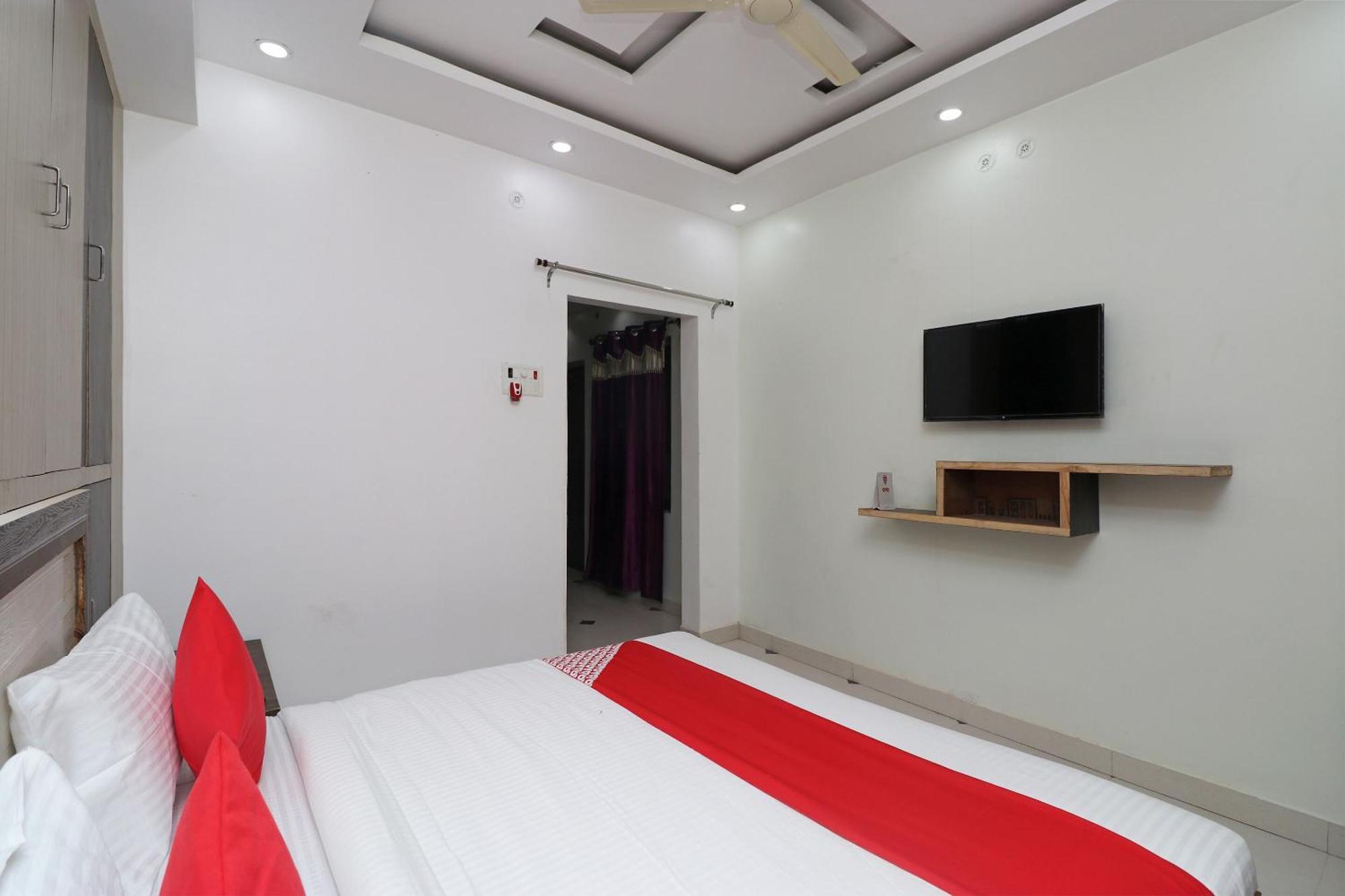 Hotel O Swastik Resort Colonelganj Exteriör bild