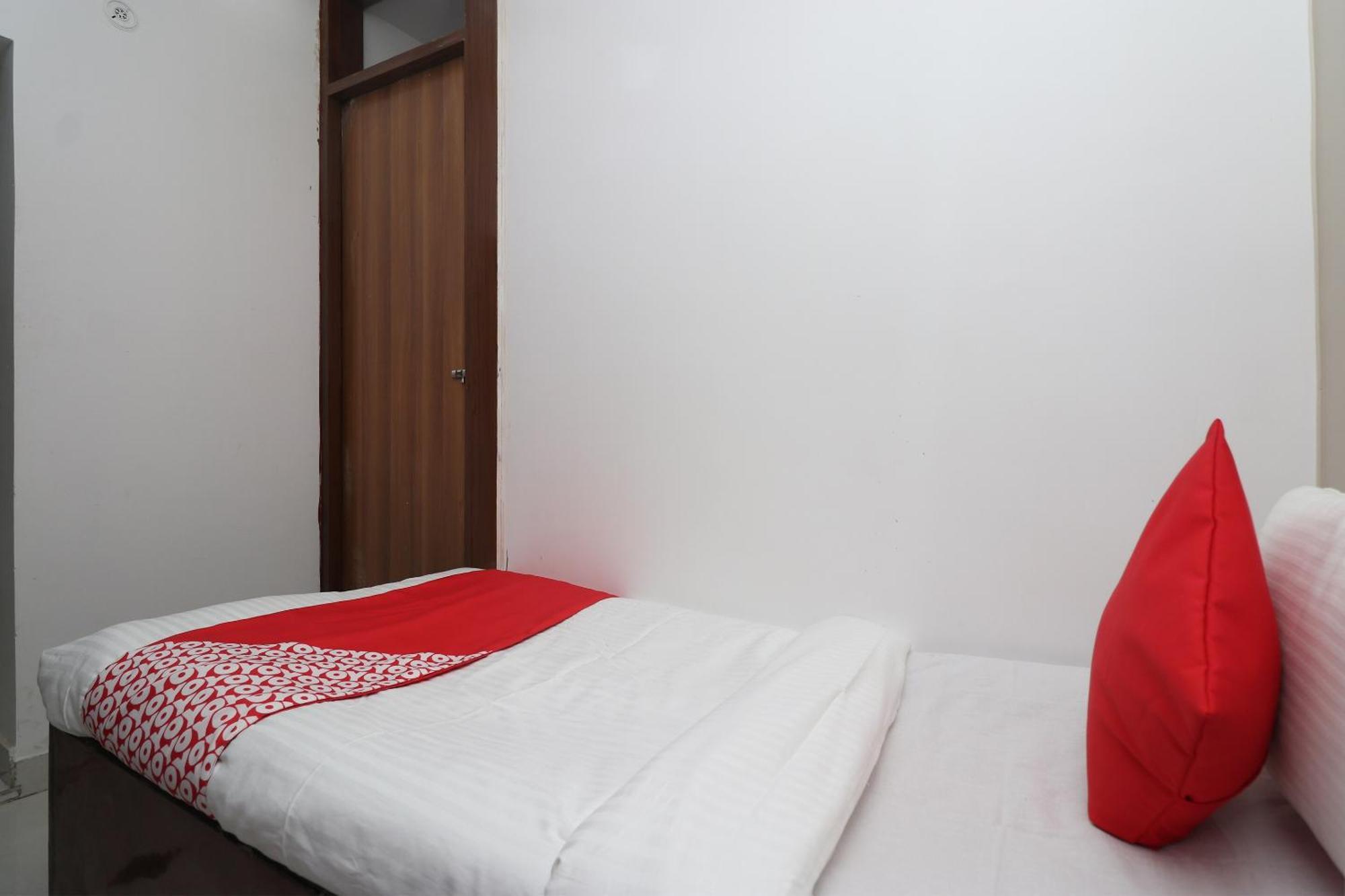 Hotel O Swastik Resort Colonelganj Exteriör bild